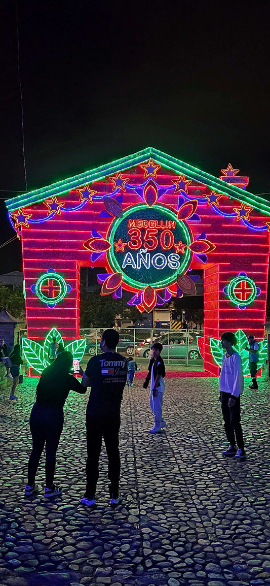 ✨ THE ULTIMATE LUXURY CHRISTMAS LIGHTS TOUR IN MEDELLÍN