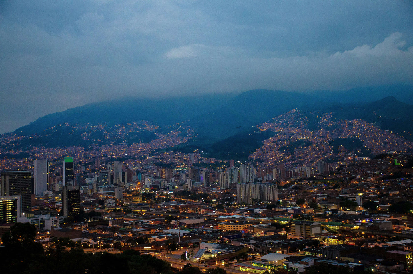 🎨 COMUNA 13 & CABLE CAR TRANSFORMATION TOUR - MEDELLÍN