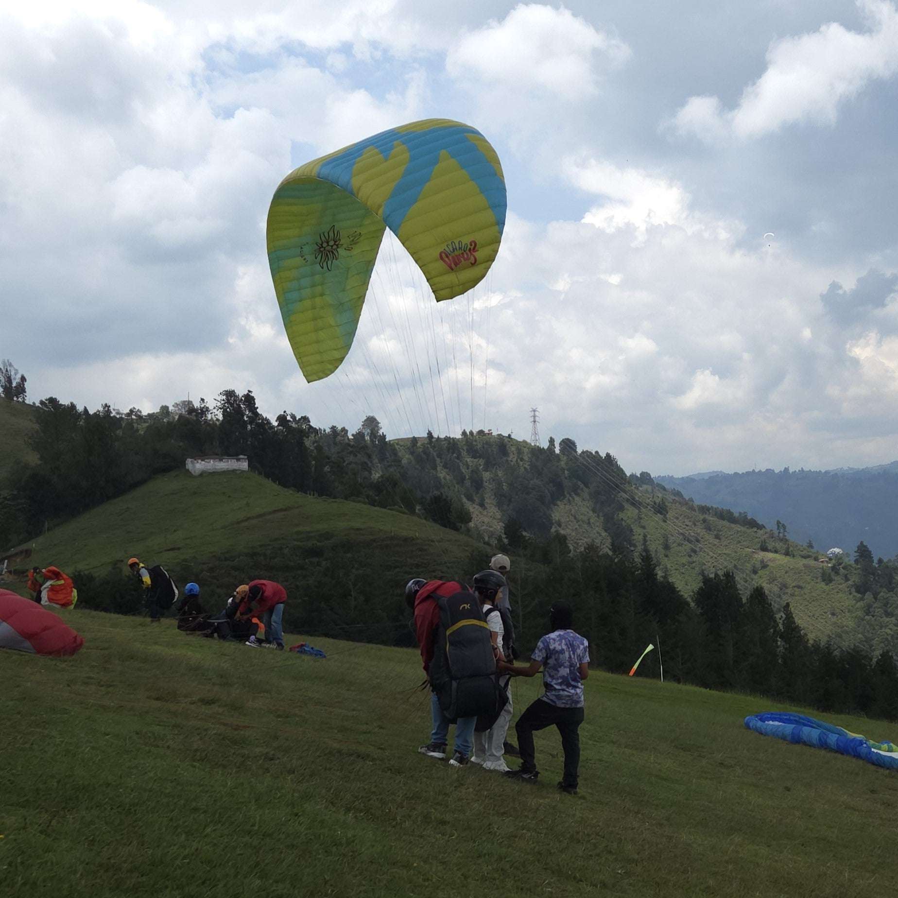 🪂 PRIVATE PARAGLIDING EXPERIENCE – MEDELLÍN SKIES 🪂