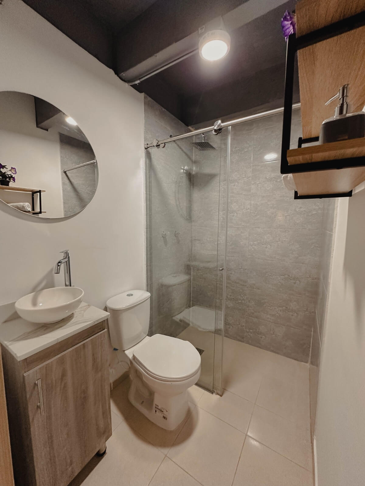 🏙️ LAURELES INDUSTRY LIVING: MODERN 4-BR LUXURY HOME (180 M²)