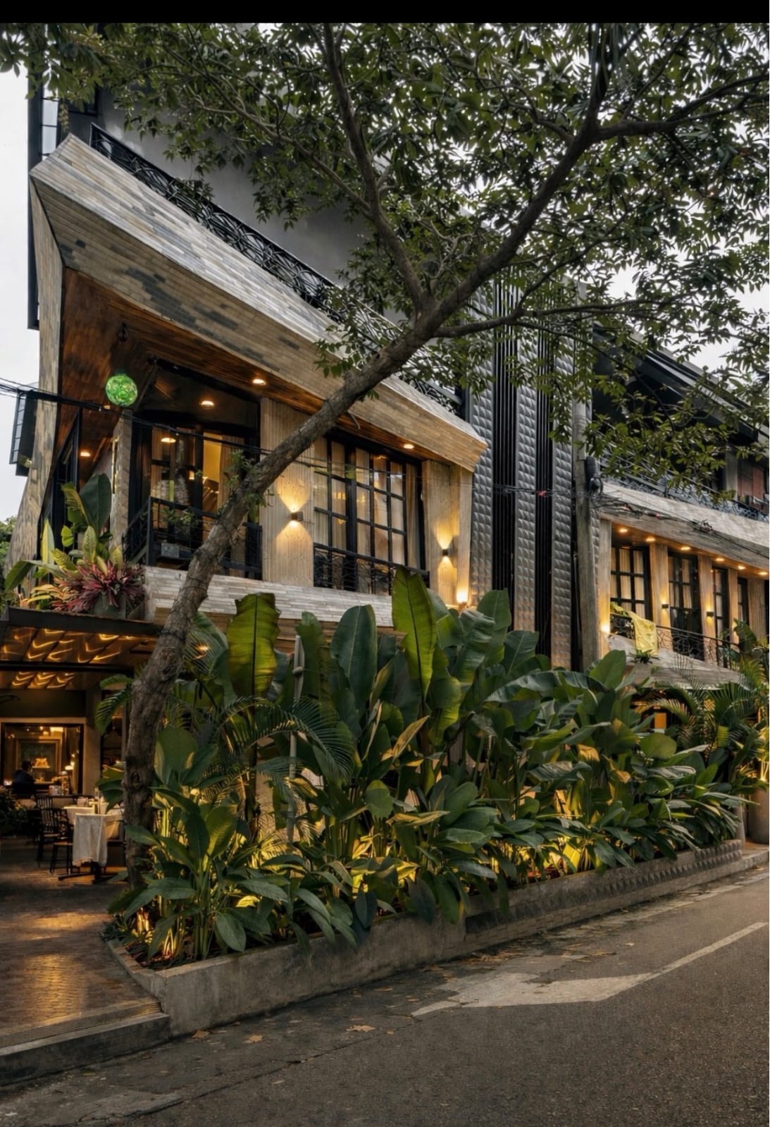 CEMNTUS | MEDELLÍN’S ONLY PRIVATE BOUTIQUE-MALL VILLA