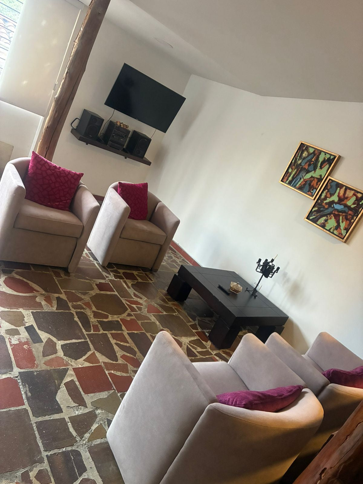 POBLADO'S SECRET GEM • COZY 2BR HOME IN EL POBLADO