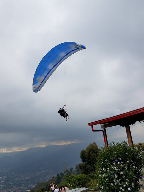 🪂 PRIVATE PARAGLIDING EXPERIENCE – MEDELLÍN SKIES 🪂